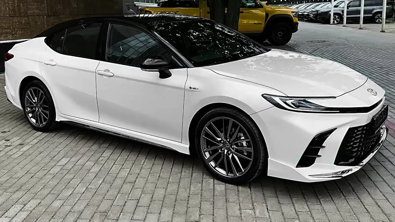 Toyota Camry 2025