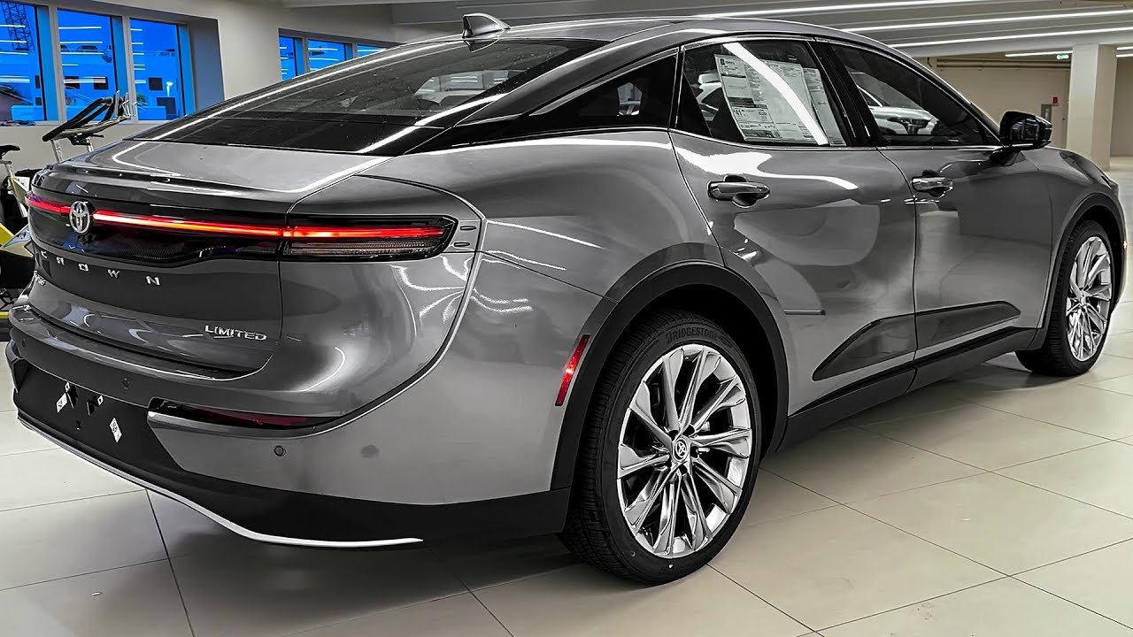 Toyota Crown Signia 2025
